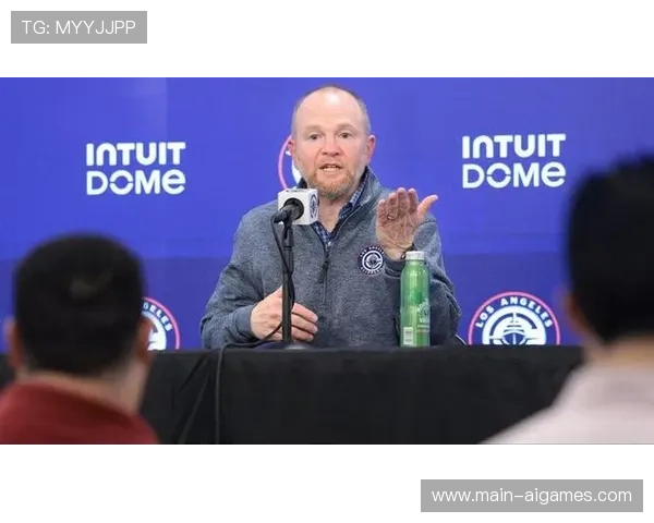 快船与篮球运营总裁弗兰克达成四年续约协议